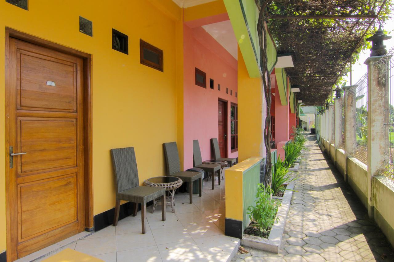 Hotel Bandara Asri Kalasan Экстерьер фото