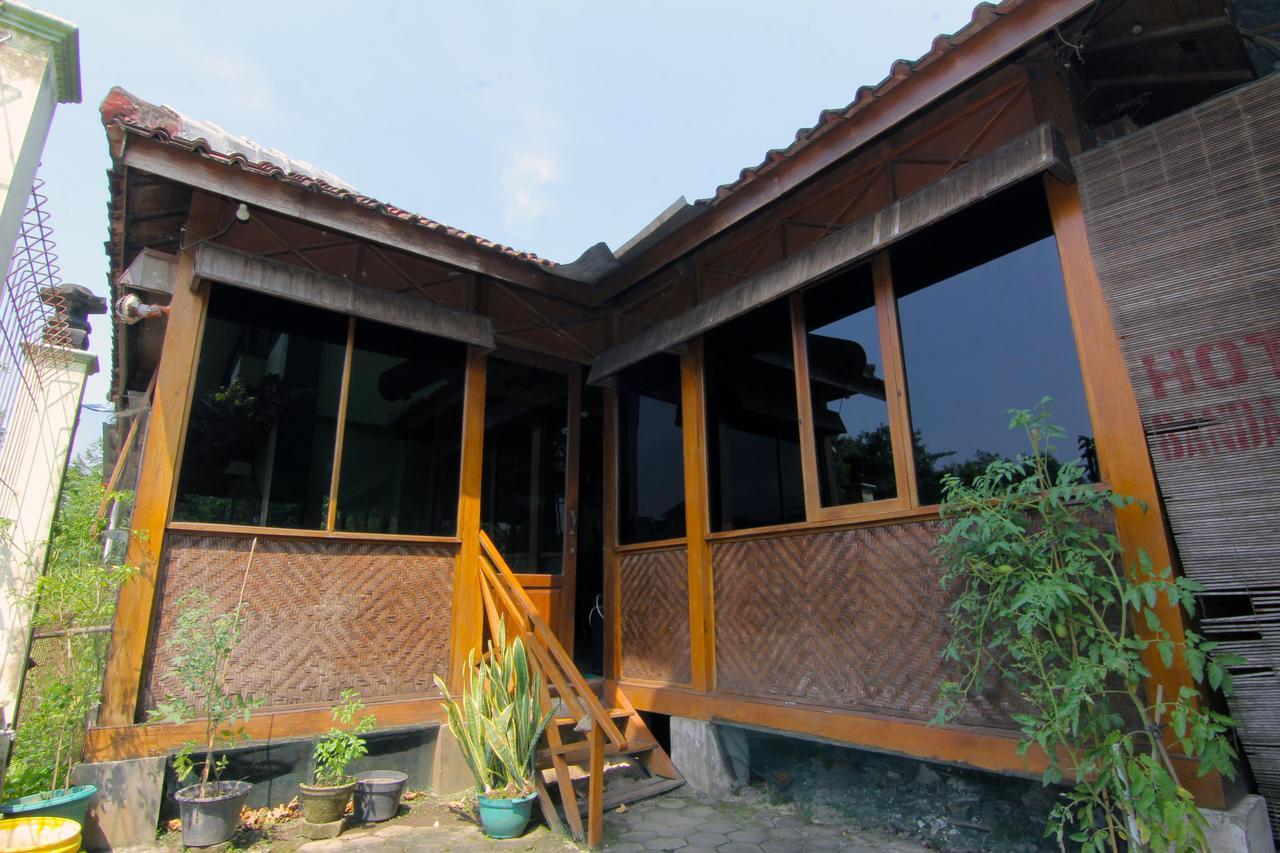 Hotel Bandara Asri Kalasan Экстерьер фото